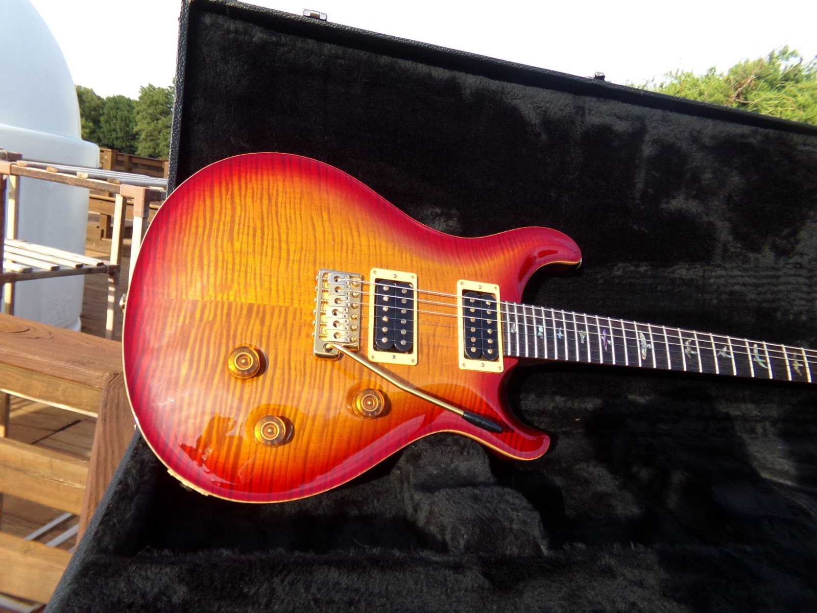 1999 PRS Custom 24 Artist model – Cherry Sunburst highly flamed curly maple top