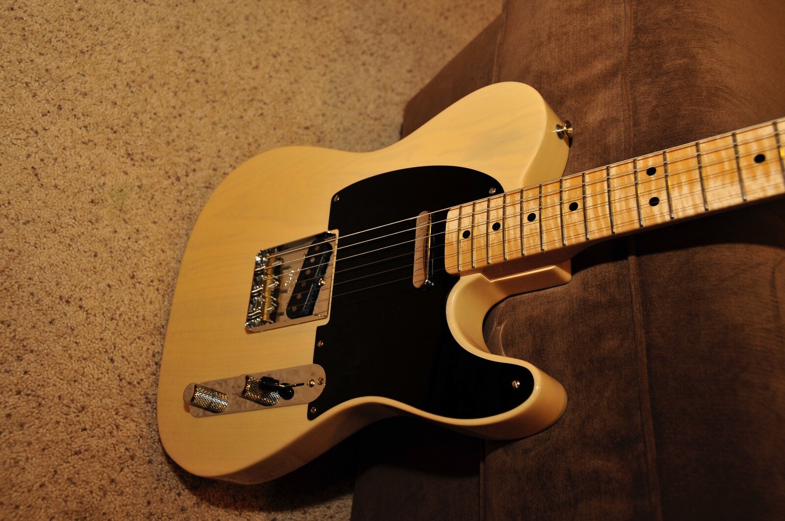 Fender Telecaster Custom Shop Reissue 1951 Nocaster – AAA Flame V-Neck