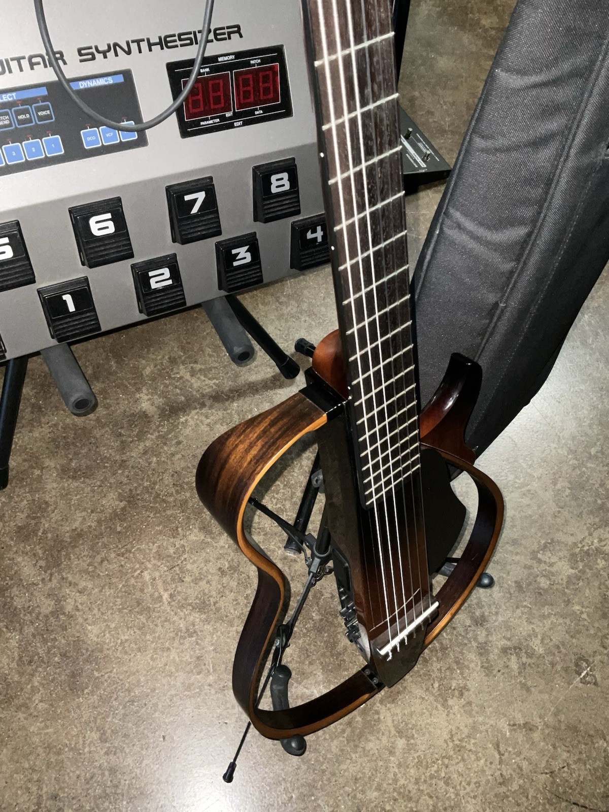 Yamaha SLG200N TBS classical silent guitar excellent condition /gig bag/phones