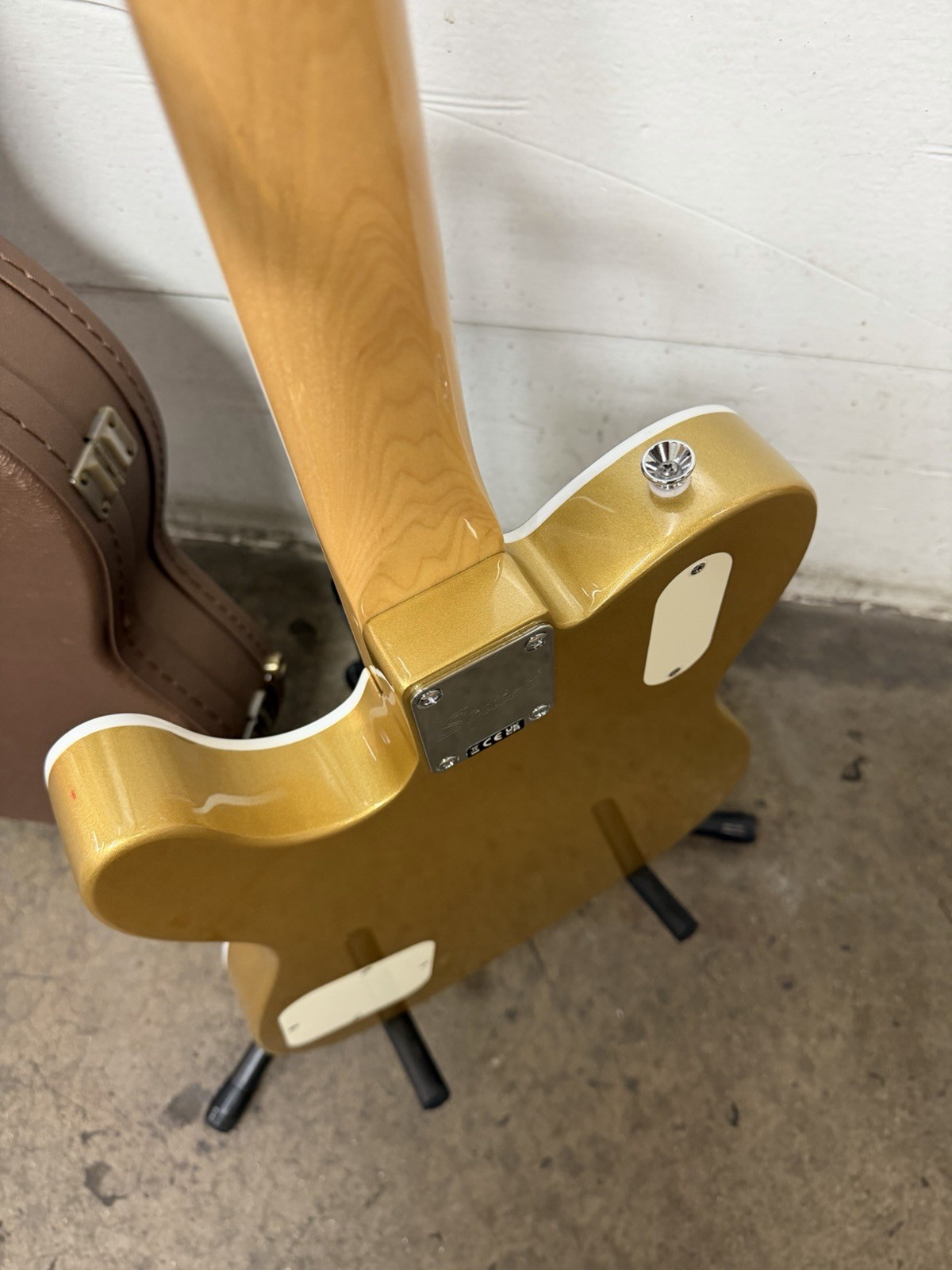 FLAWLESS Squier Paranormal Troublemaker Telecaster Deluxe Aztec Gold W NEW Case