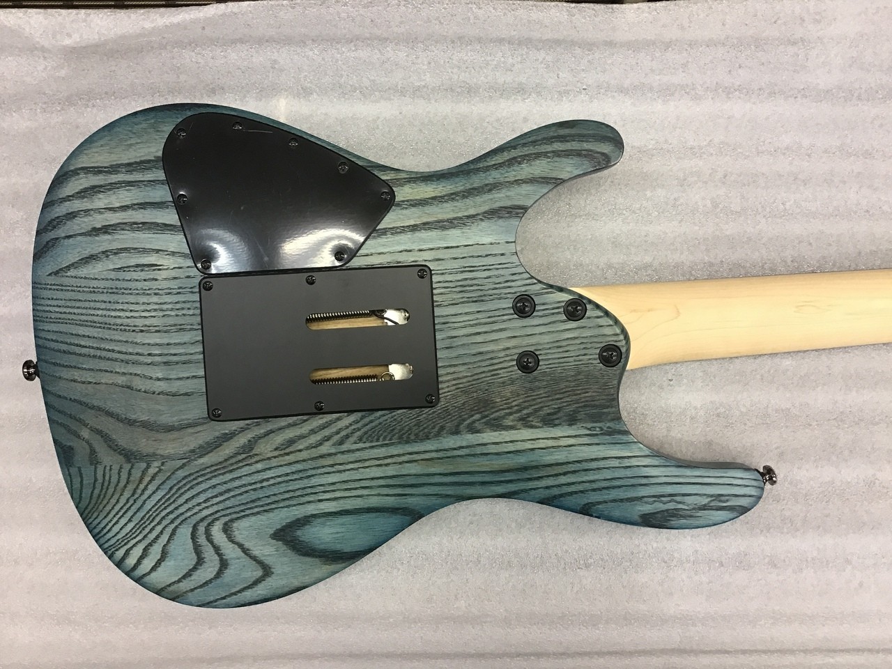 Ibanez S520AH/OBF Electric Guitar Ash Body Rosewood Neck 648mm Scale Used