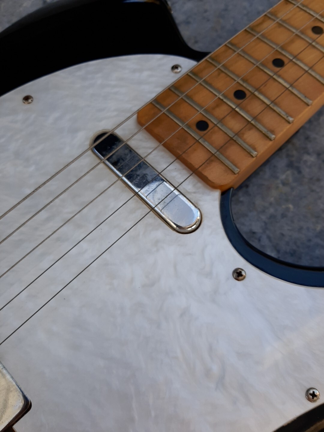 Rare Alvarez Electric Guitar With Soft Case Has Had Some Repairs Broken Nut