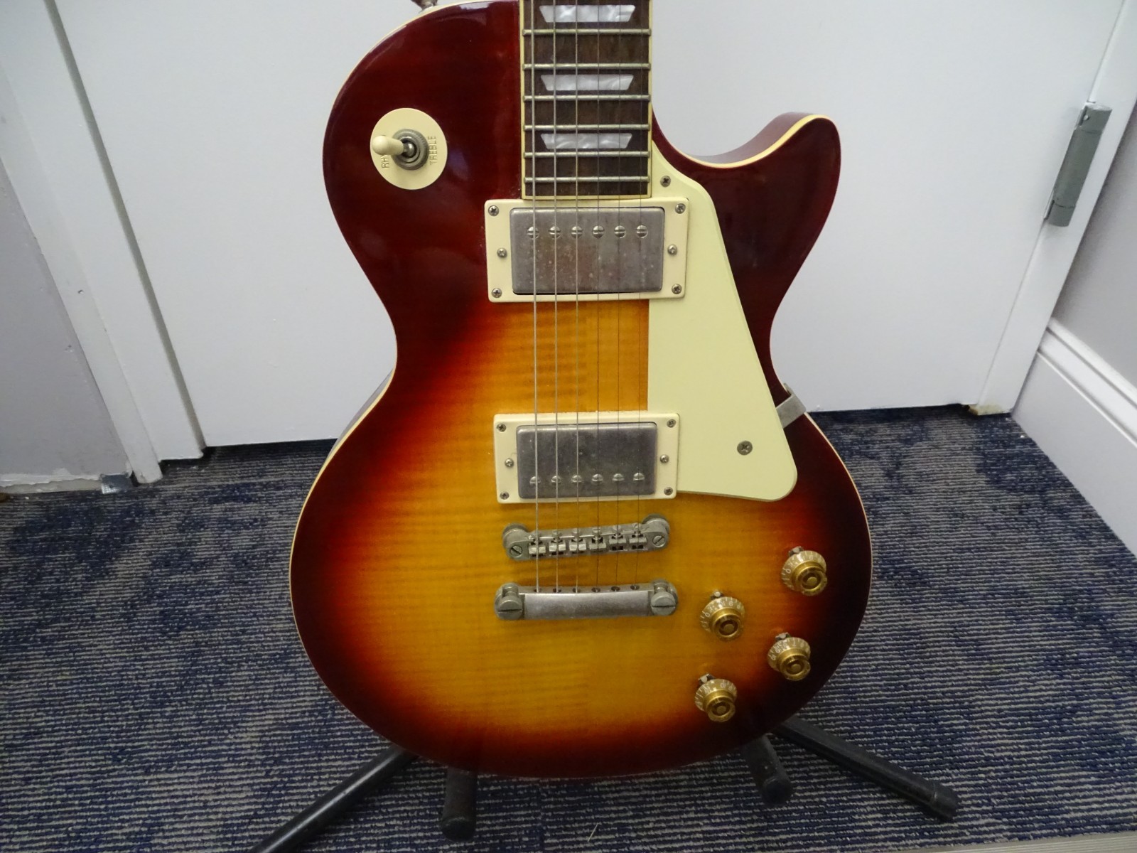 2020 Epiphone Les Paul Standard Cherry Sunburst Guitar (19427-Show-mss)