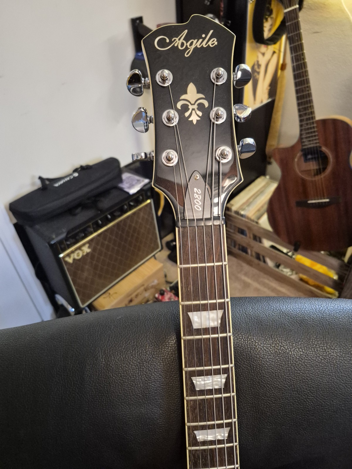 Left Handed Agile 2800 Guitar Les Paul Copy