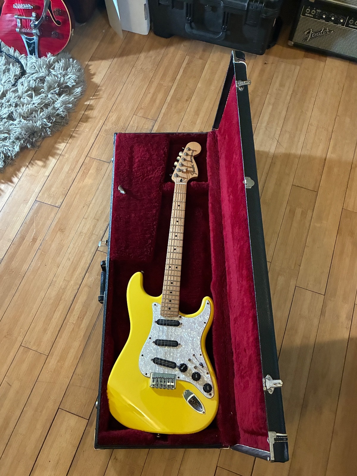 Fender Stratocaster DLX LONE STAR STRAT MN OCT Guitar w/hardshell case