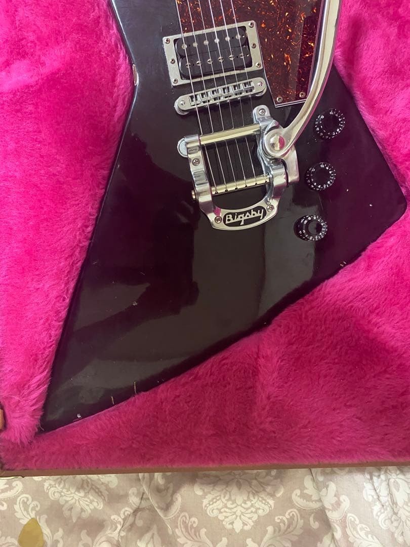 Gibson USA 1992 Explorer Ebony BIGSBY B5PL Pinless Tortoiseshell pickguard