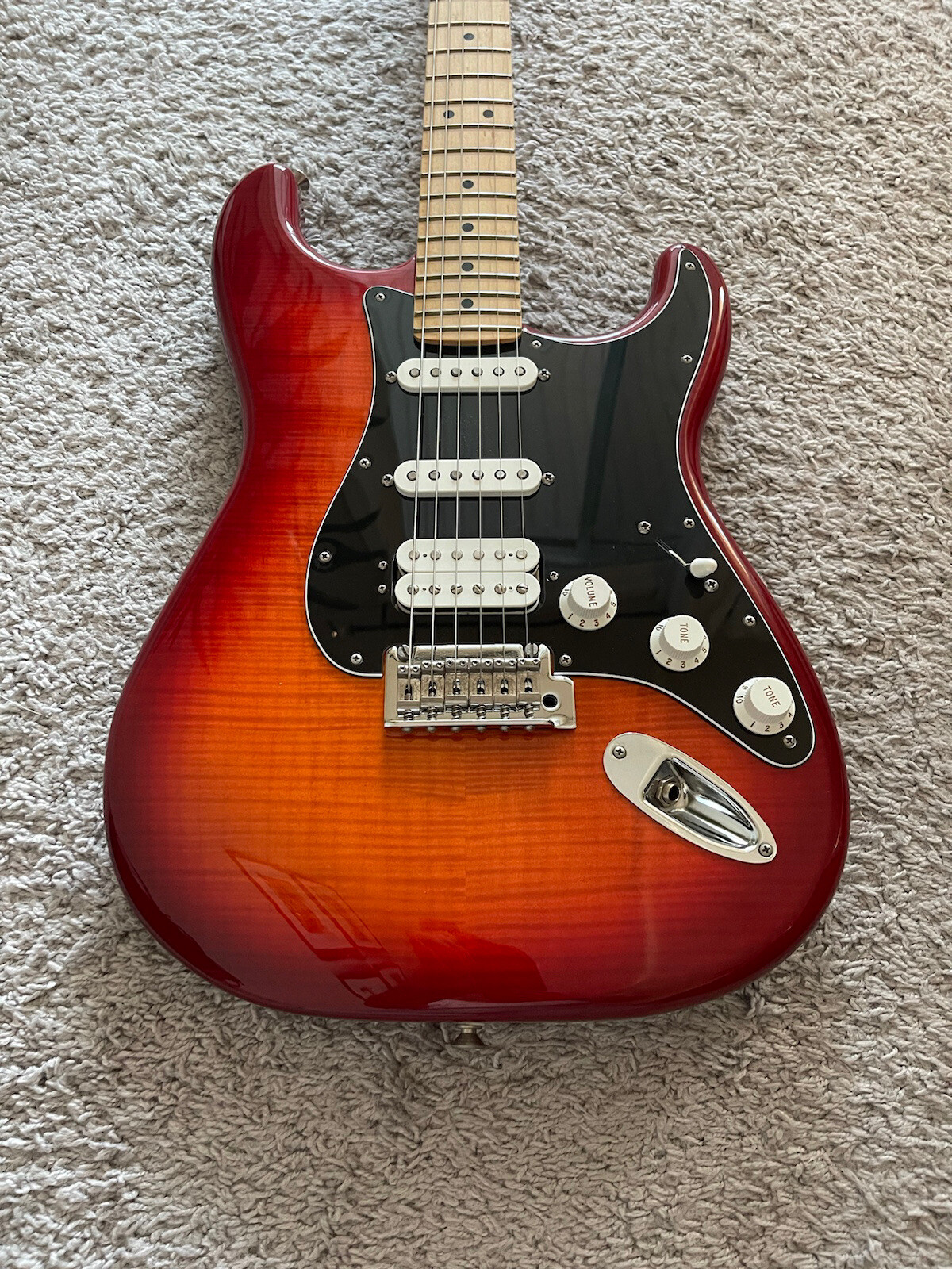 Fender Player Stratocaster HSS Plus Top 2019 MIM Cherry Burst Maple Neck Guitar