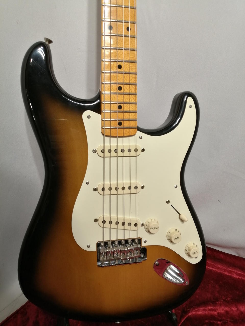 FENDER ERIC JOHNSON ST electric guitar
