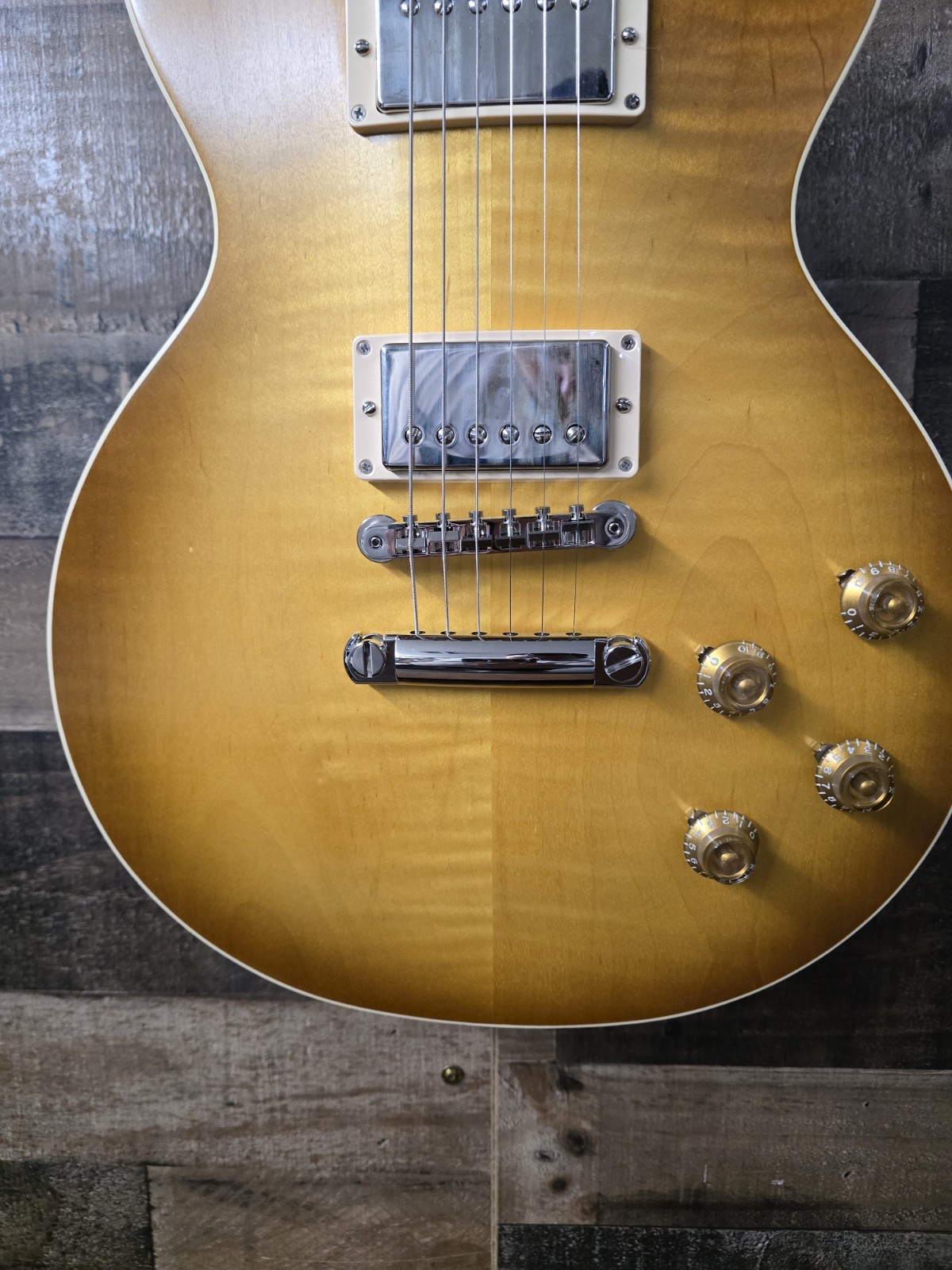 2024 Gibson Les Paul 50s Standard Faded Flame Top. Vintage Honey Burst 8 Lb