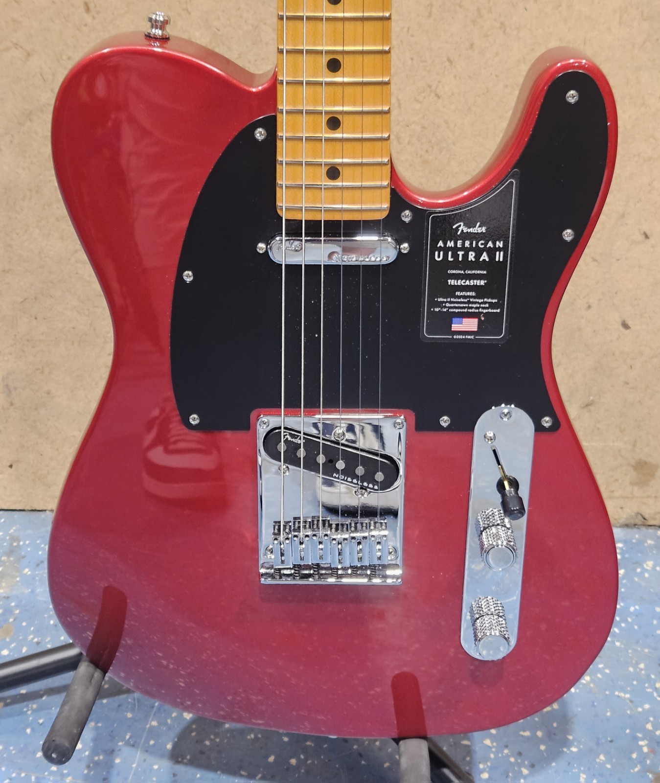 Fender American Ultra II Telecaster Maple – Sinister Red with Hard Case