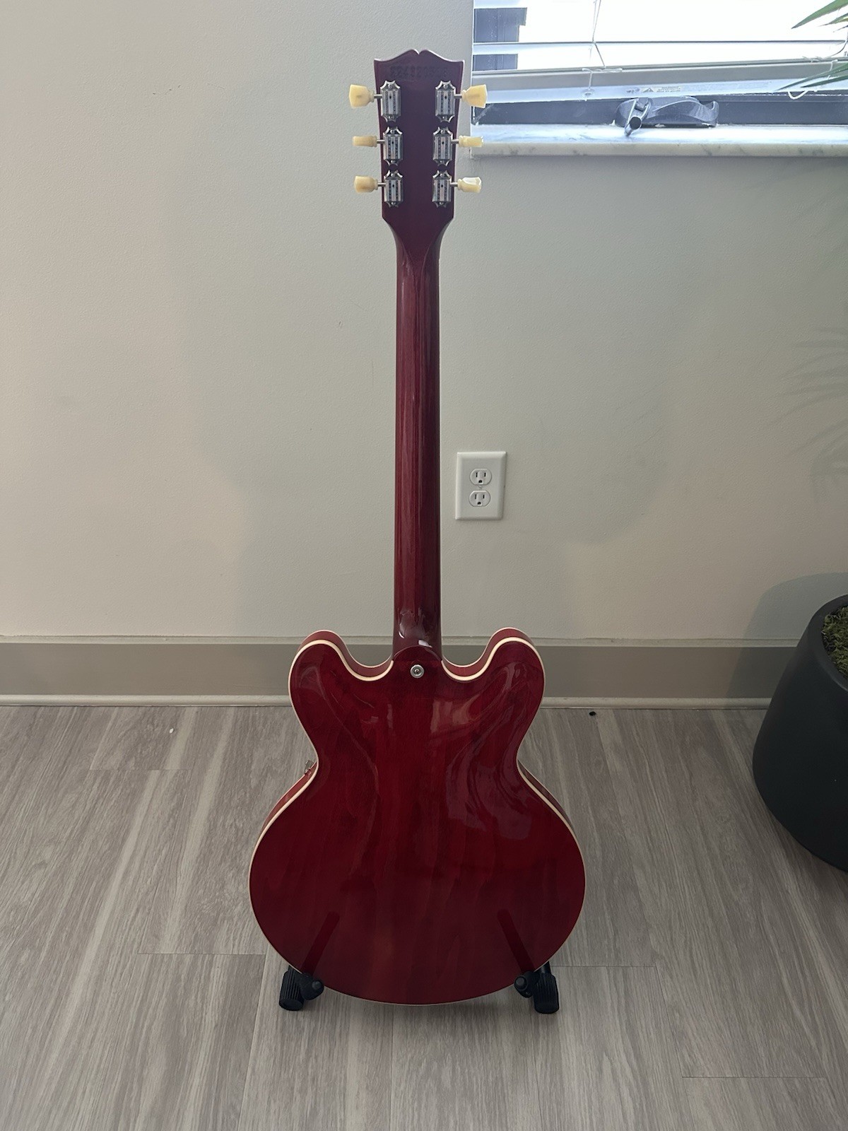 Gibson ES-335 Semi-Hollow Electric Guitar 60’s Cherry + Orange Crush 20RT Amp