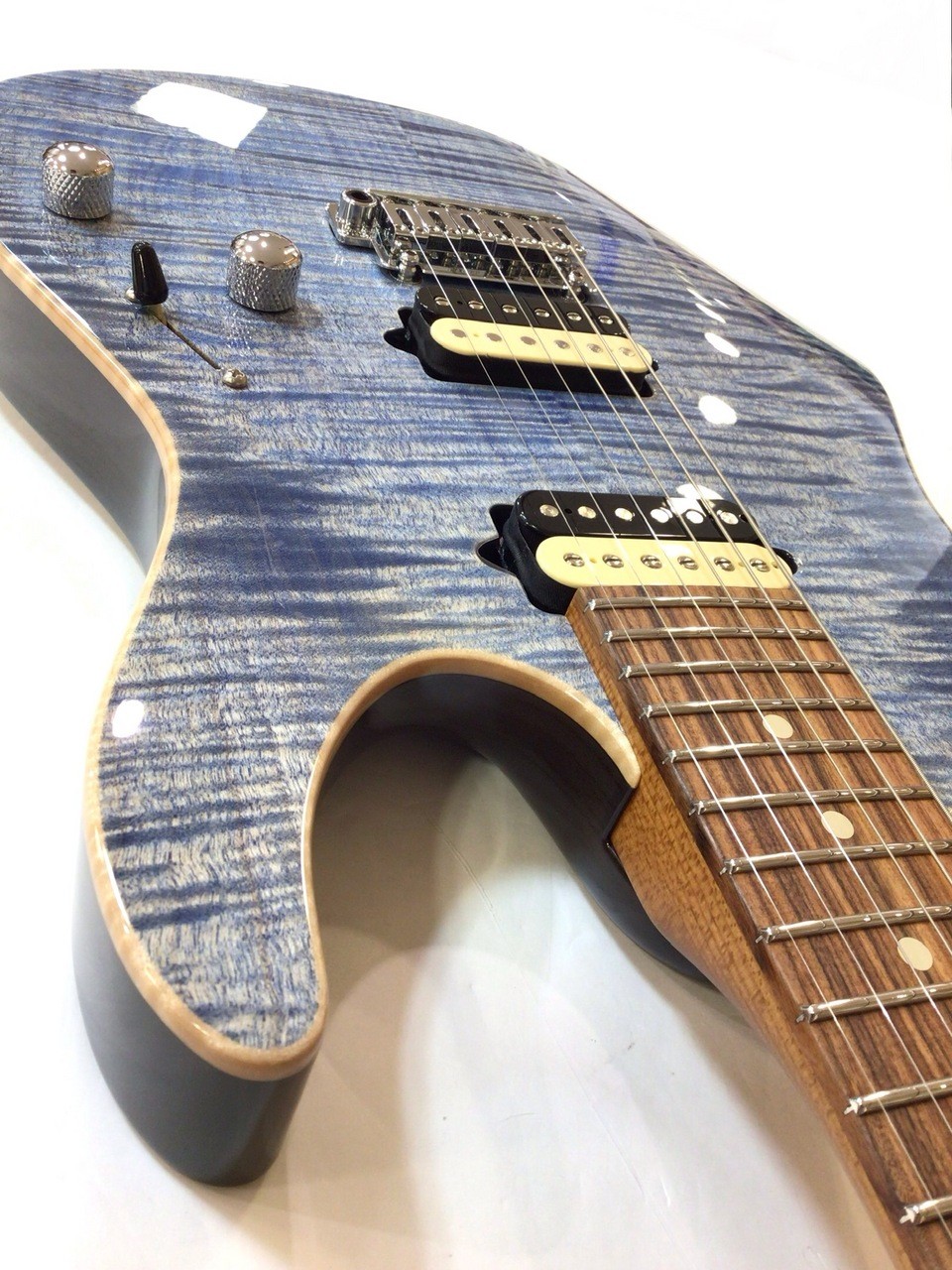 Suhr JE-Line Modern Plus Ash TBD Trans Blue Denim Slate – First time in Japan! A