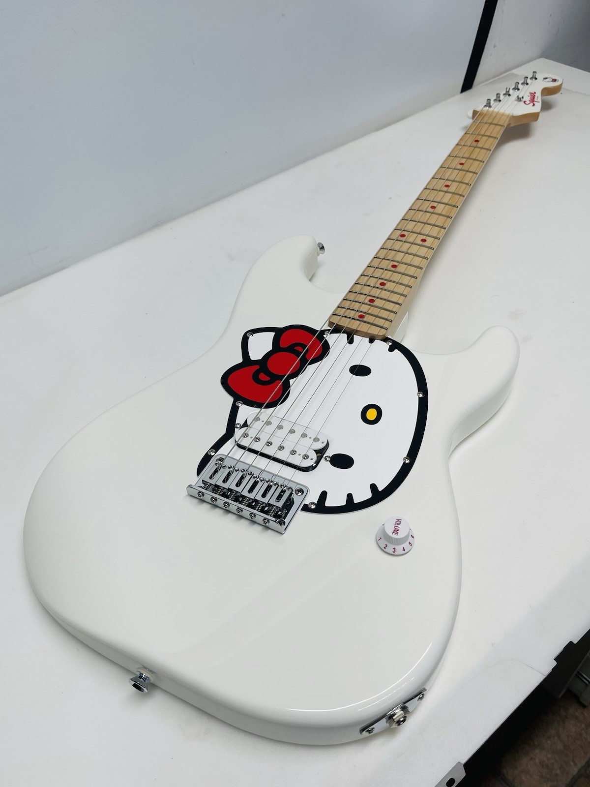 New Squier x Hello Kitty Stratocaster Electric Guitar – White W/ Gig Bag Free SH