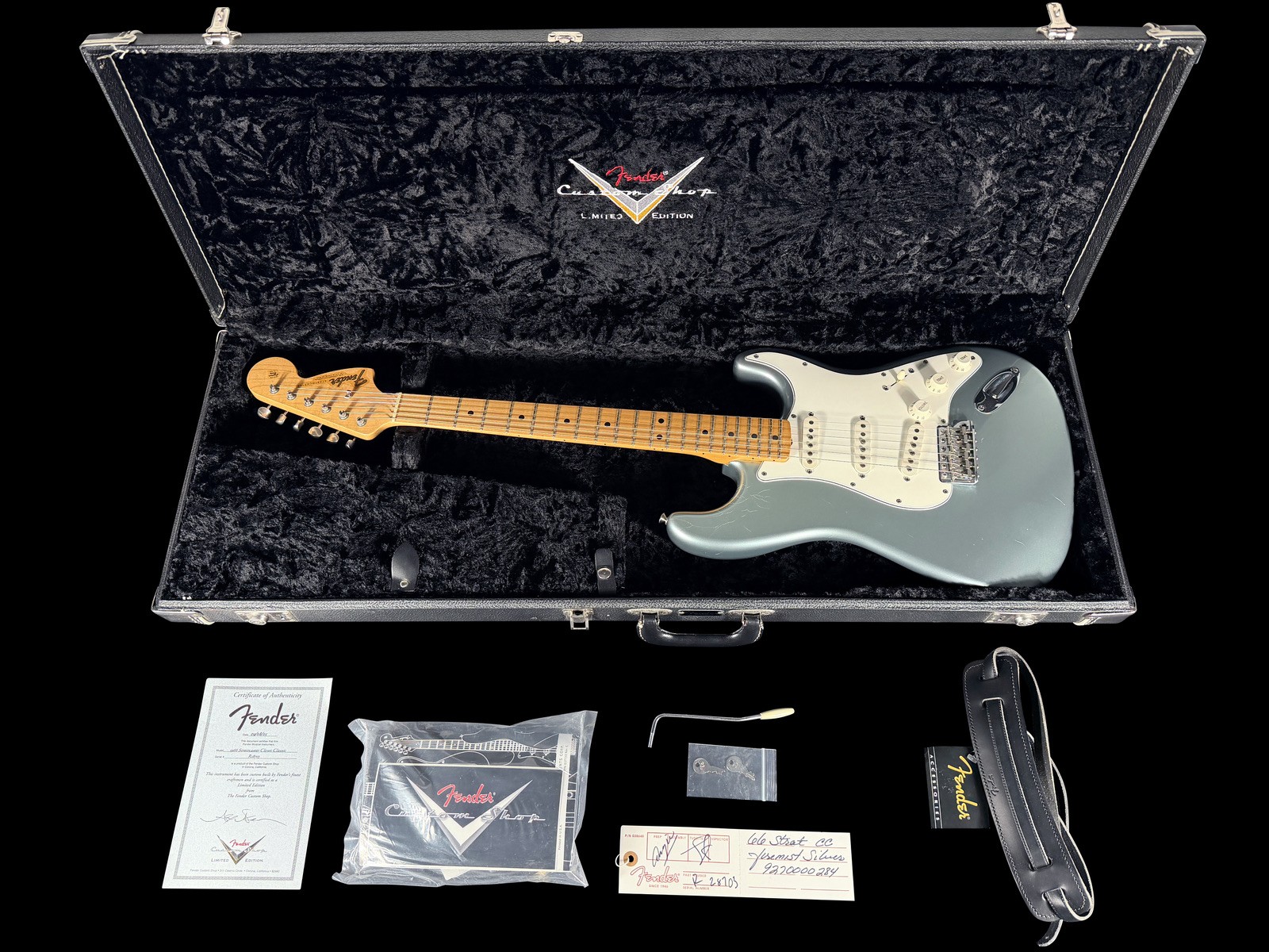 2005 FENDER STRATOCASTER ’66 CUSTOM SHOP CLOSET CLASSIC RELIC ~ICE BLUE METALLIC