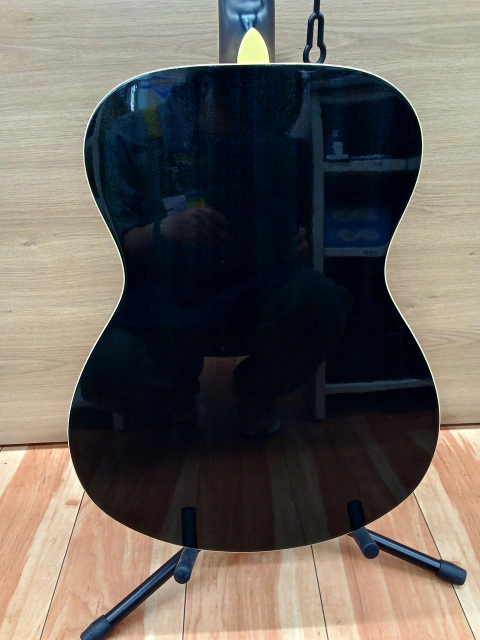 YAMAHA FS-820 acoustic guitar