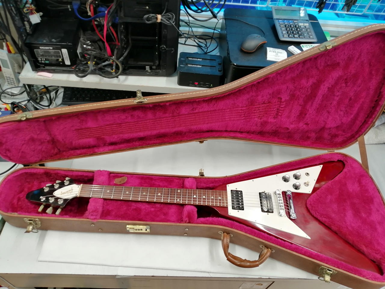 Gibson Flying V '67 Used Electric Guitar [AUTH]