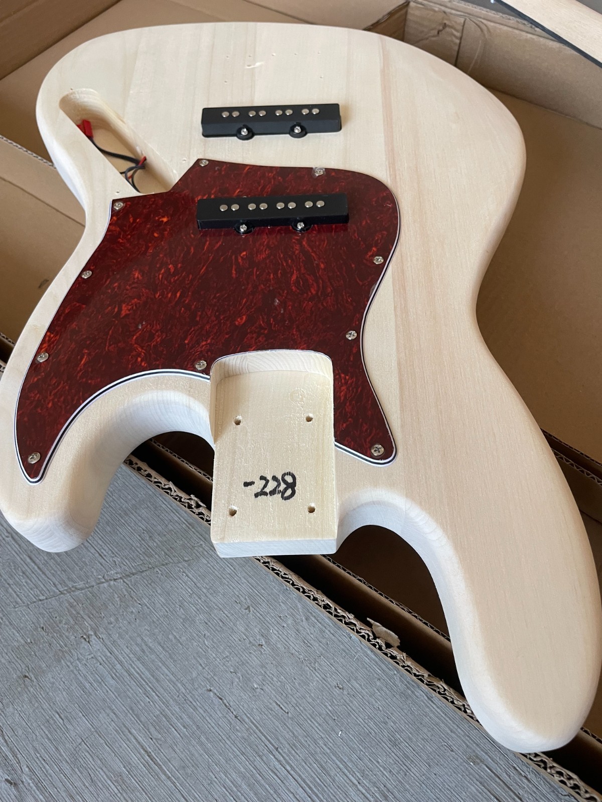 DIY JB Bass Guitar Kit Basswood Body Maple Neck Techwood Fingerboard 4-String