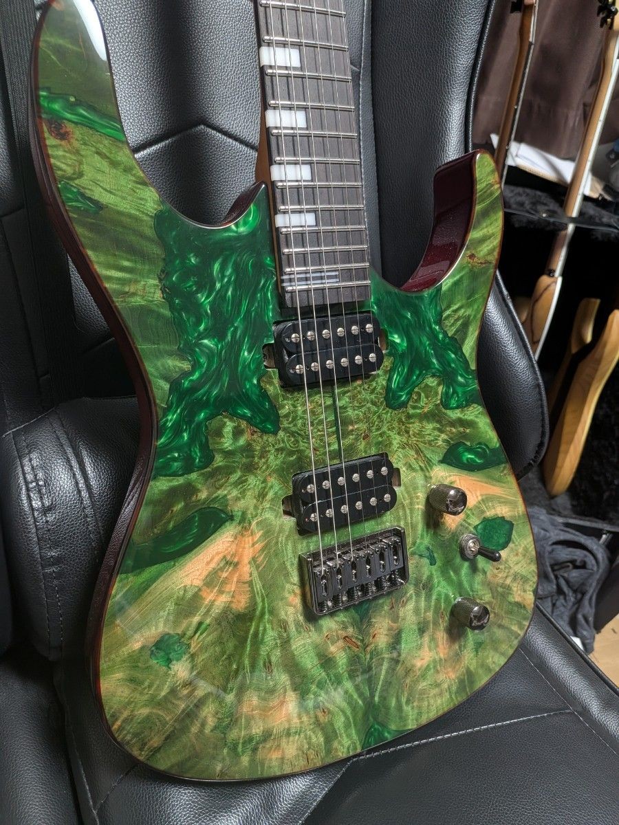 Leo Jaymz Hurricane Deluxe Guitar Mahogany Body Rose Fingerboard