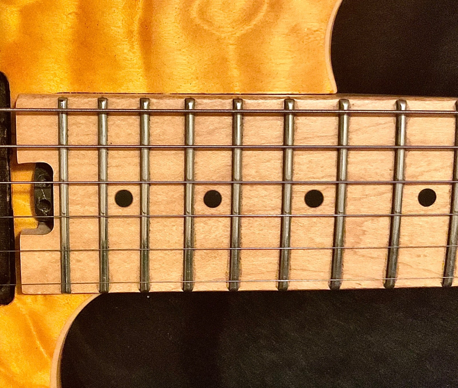 AMBER (YELLOW-ORANGE) PEAVEY WOLFGANG SPECIAL EXP(?) WITH PEAVEY HARD-SHELL CASE