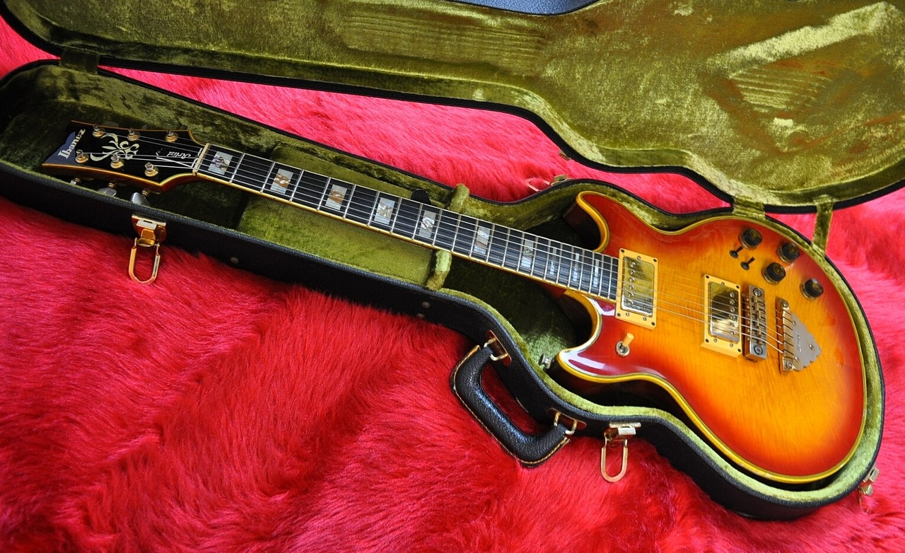Ibanez AR-300 Artist Cherry Sunburst 1981 Vintage MIJ Electric Guitar 4.7kg