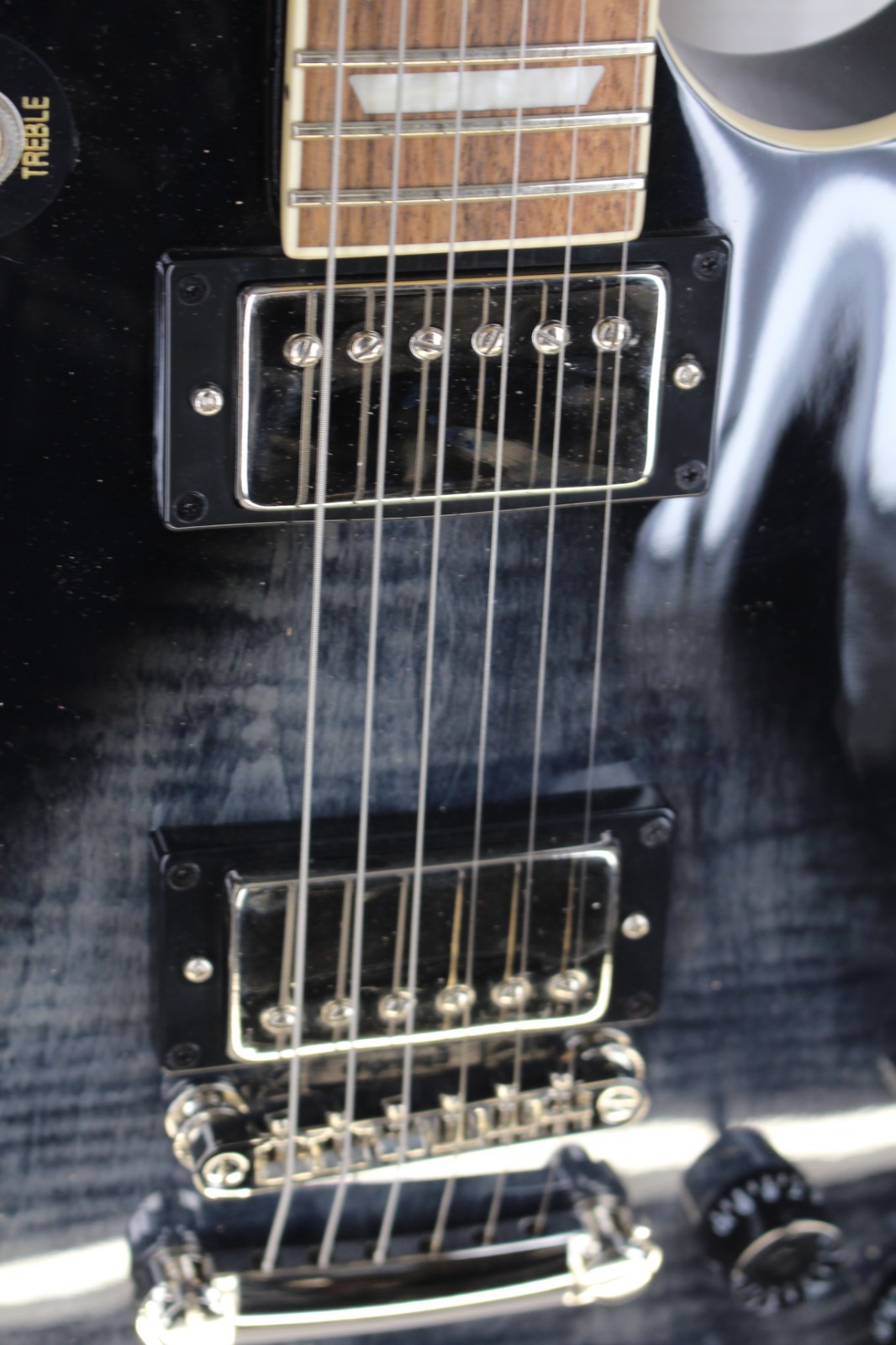 *CRACK* Epiphone Les Paul Tribute Electric Guitar, Ebony Burst #R6863