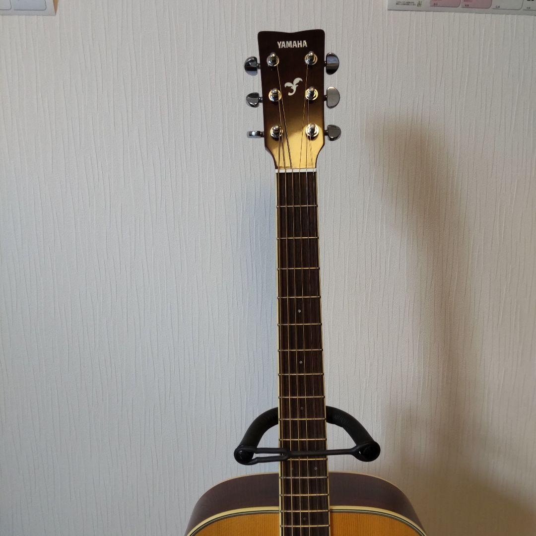 Acoustic guitar FS 820 with stand