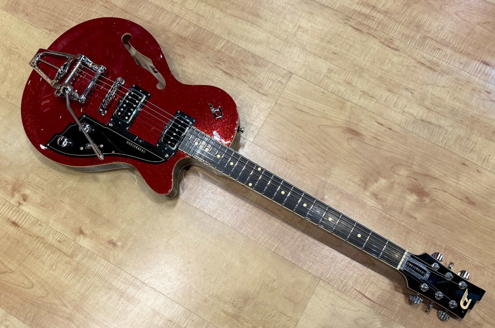 Duesenberg Starplayer TV Semi-Hollow Electric Guitar Red Sparkle