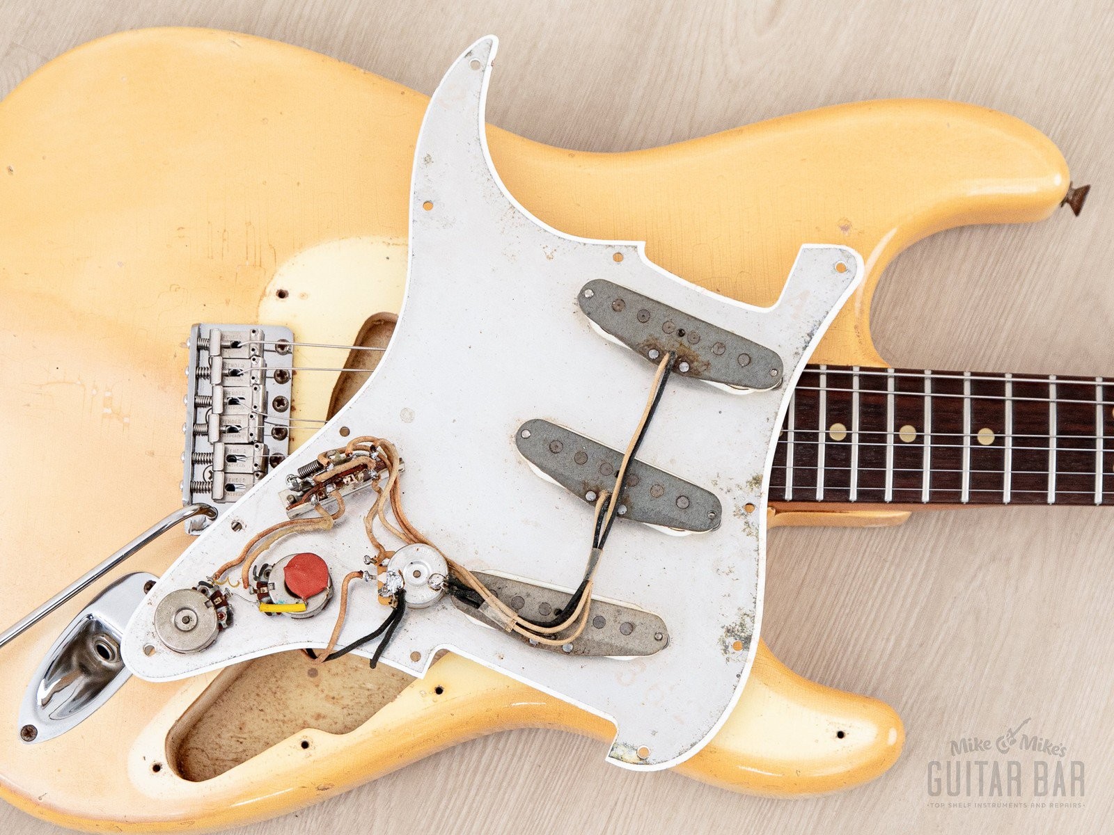 1965 Fender Stratocaster Vintage Guitar Olympic White w/ Case