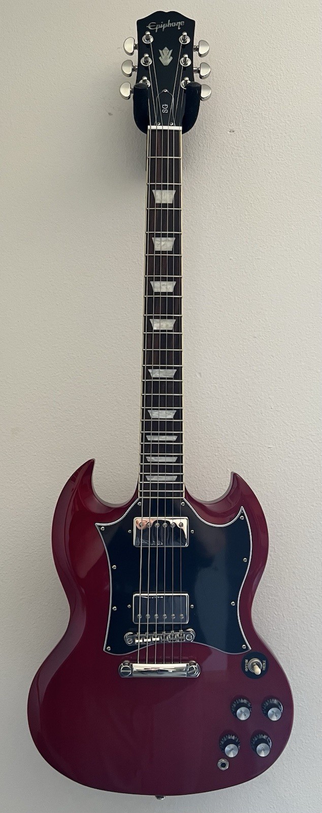 EPIPHONE SG STANDARD Electric Guitar Cherry Gloss Red Color In MINT Condition!