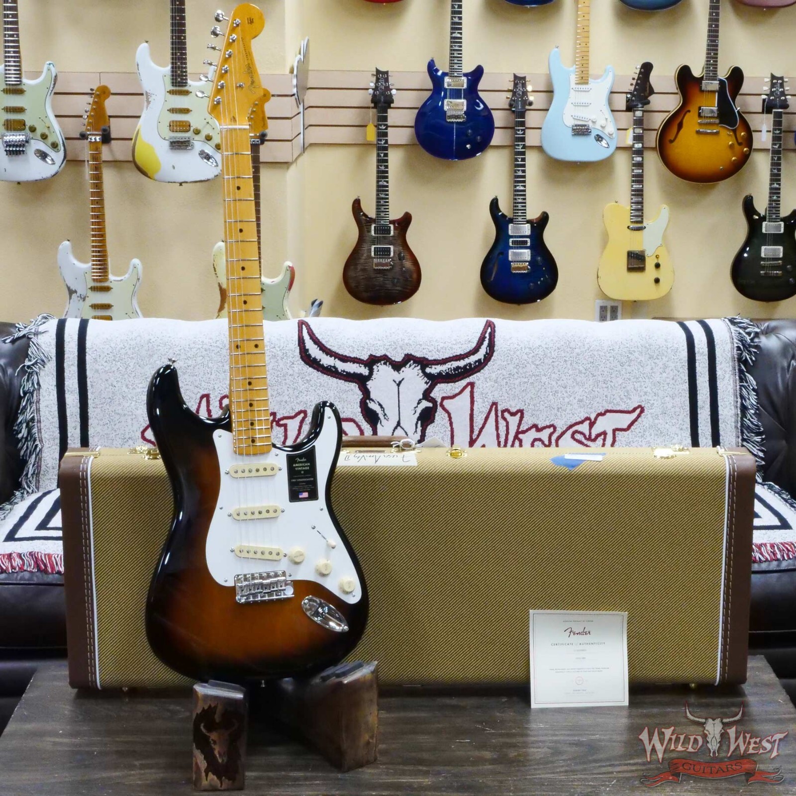 Fender American Vintage II 1957 Stratocaster Maple Neck 2-Color Sunburst 7.65 LB