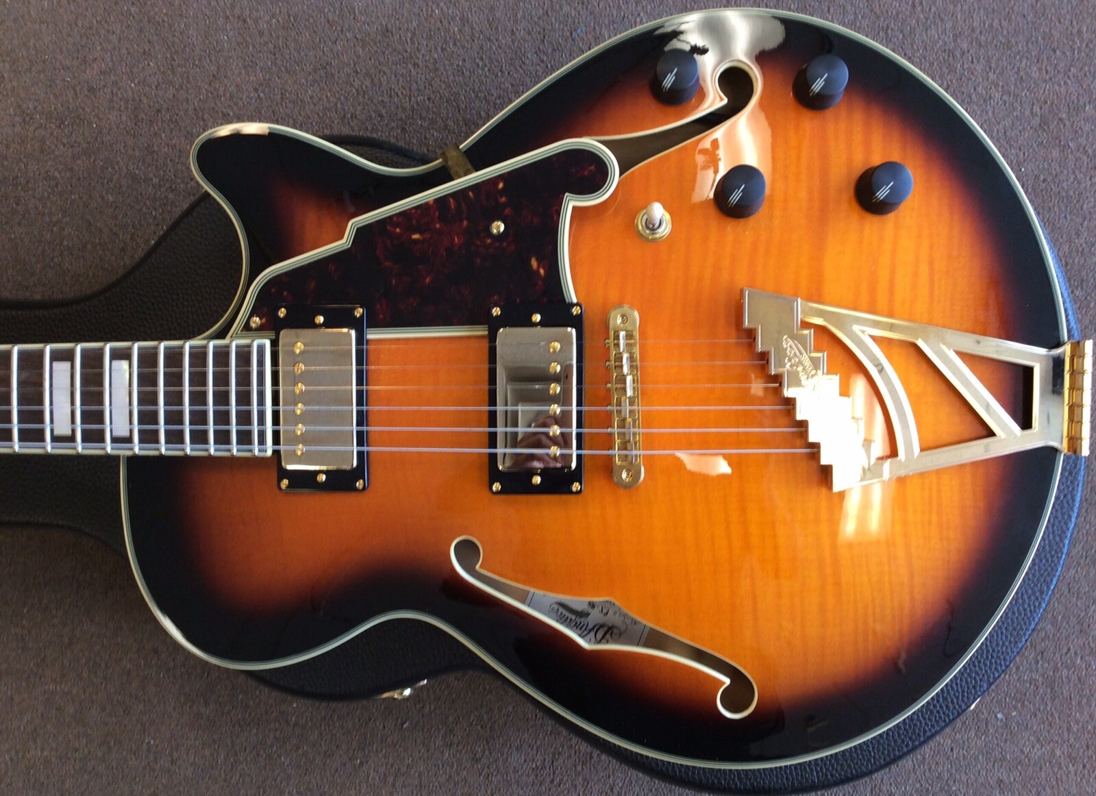 D’Angelico Excel EX-SS Cutaway Semi-Hollow Body Electric Guitar Sunburst OHSC