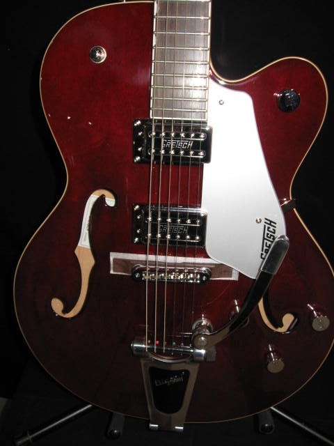 GRETSCH G5120 WALNUT 2011 MINT W/BLACK HARDSHELL CASE #709-2