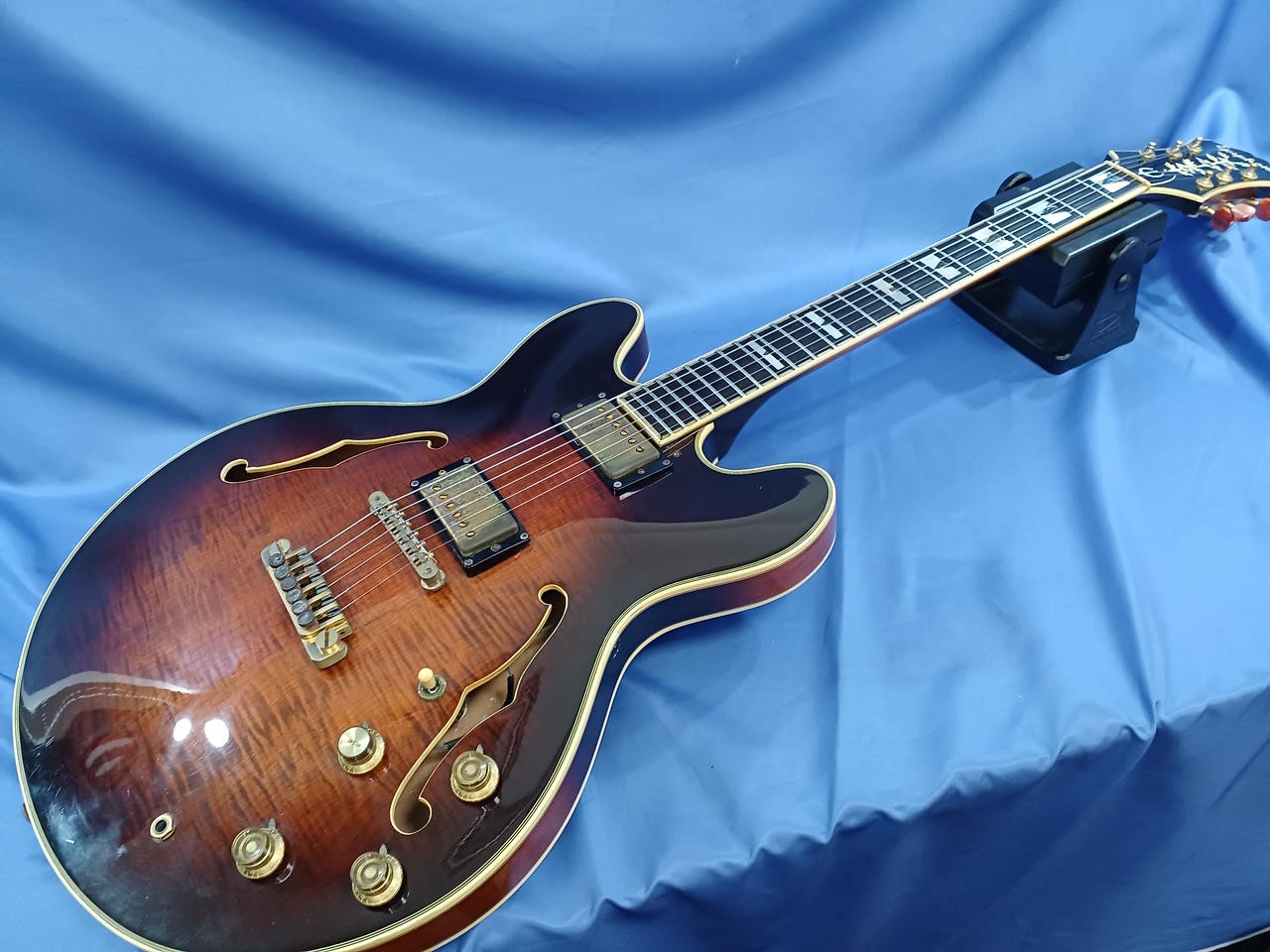 EPIPHONE SHERATON Semi-Acoustic Electric Guitar