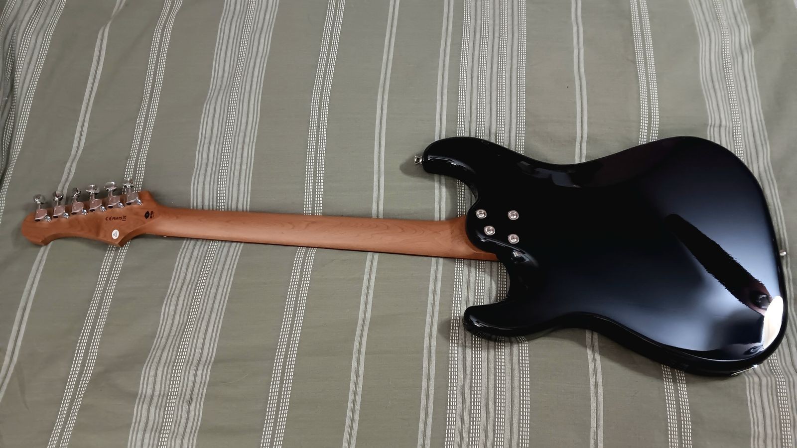 Jet JS-400 HT BK Electric Guitar (Tom DeLonge Style Hardtail strat) – Jet Black