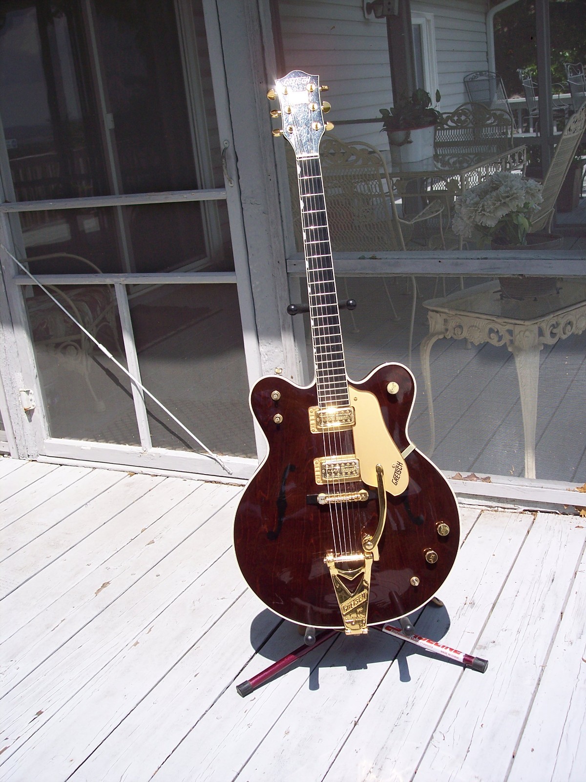 Gretsch G6122-1962 Country Classic 11 Double Cutaway Walnut stain, seldom used