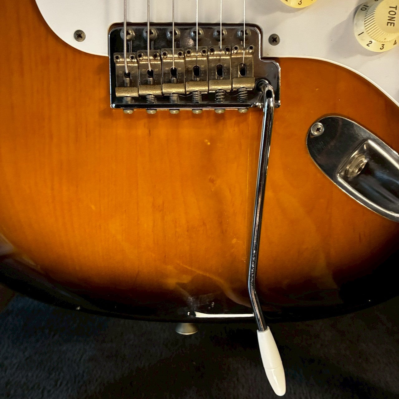 Fender Japan ST-57 2tone Sunburst Alder body【3.72kg】