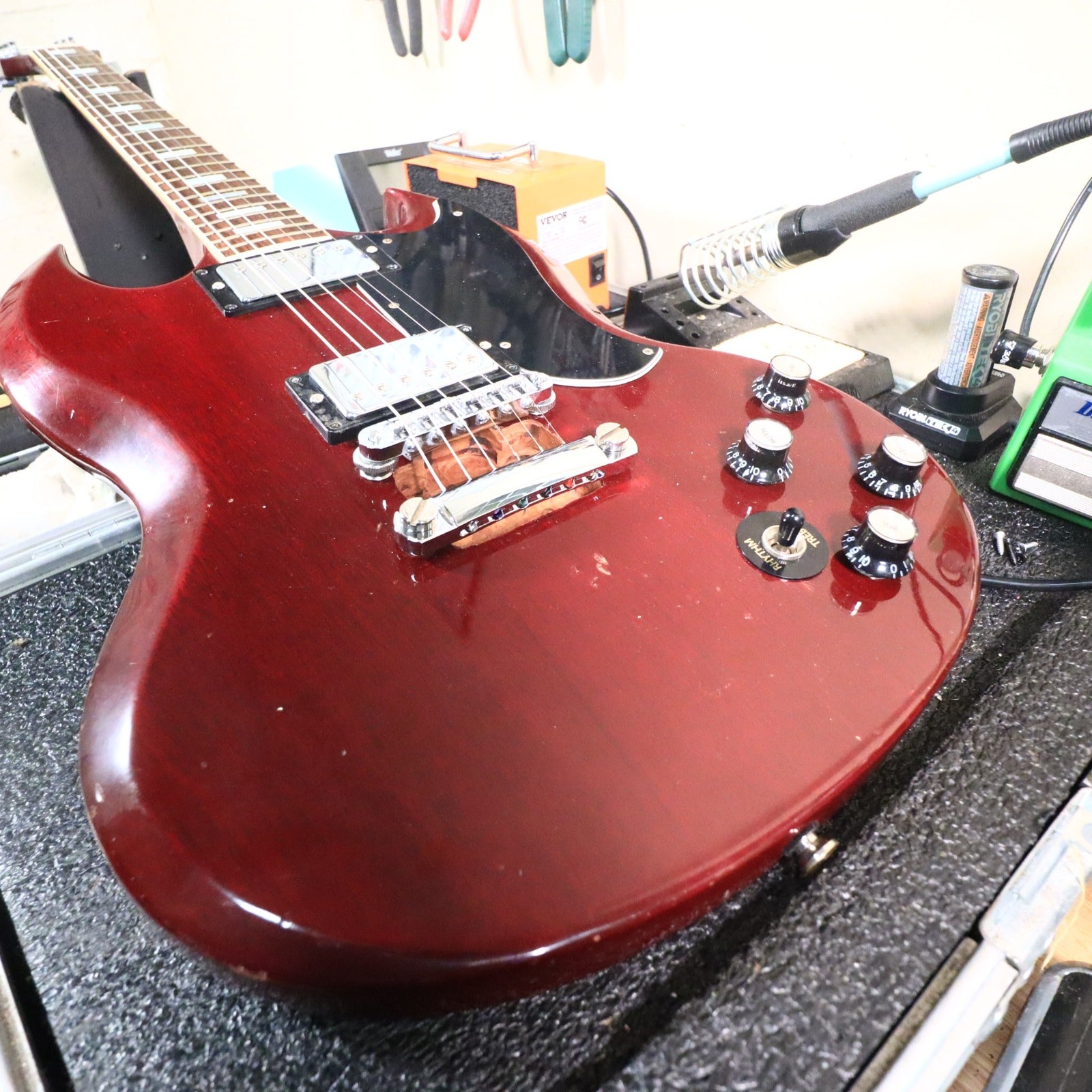 1982 Gibson SG Standard Cherry Red (Modified)