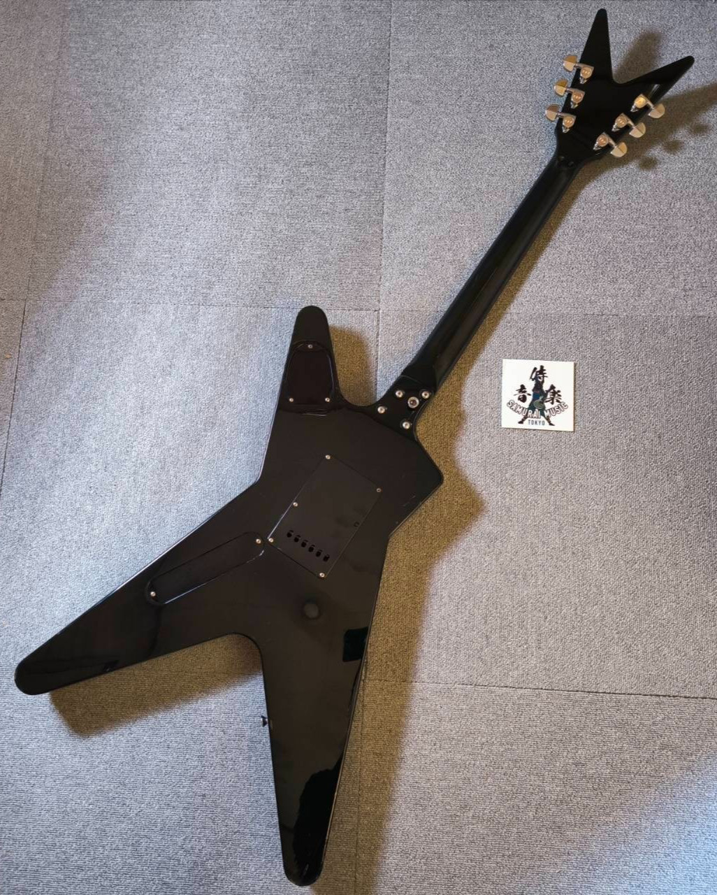 Dean Dime Razorback Silverburst Two-Tone Dimebag Darrell Signature Model w/Case