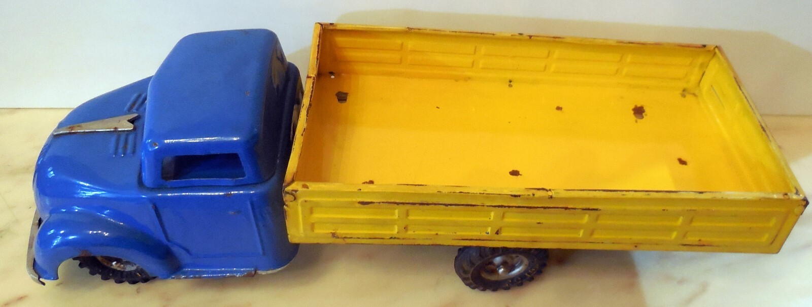 VINTAGE LARGE TIN TOY TRUCK DUNLOP 1950s