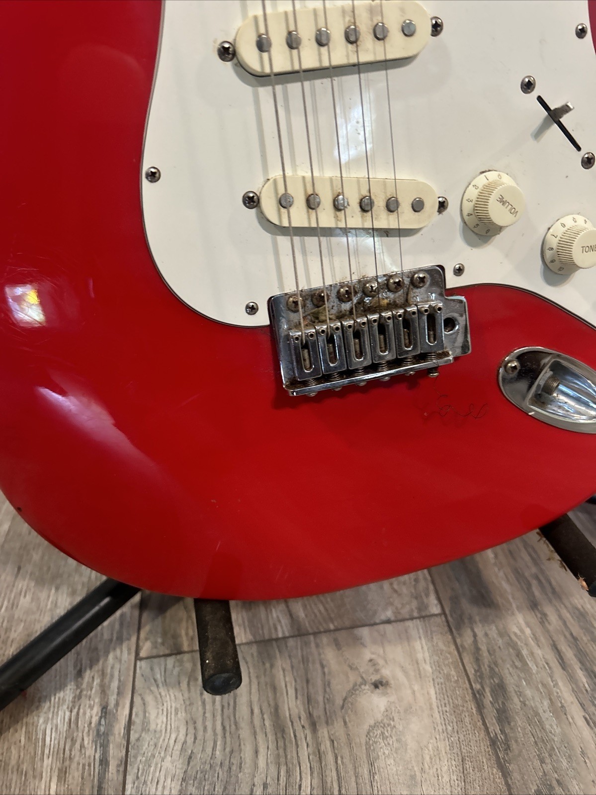 Silver tone Red & White Electric Guitar Model SS – 11/R