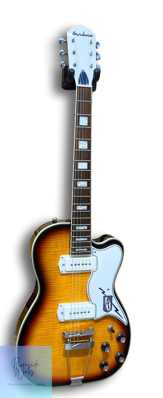 EASTWOOD GUITARS Airline TUXEDO