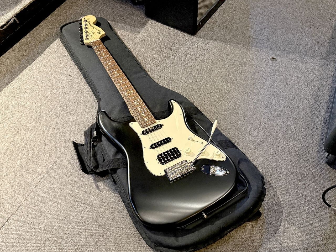 [Fender] Highway One Stratocaster HSS Used 2010 Alder Body Black w/Soft Case