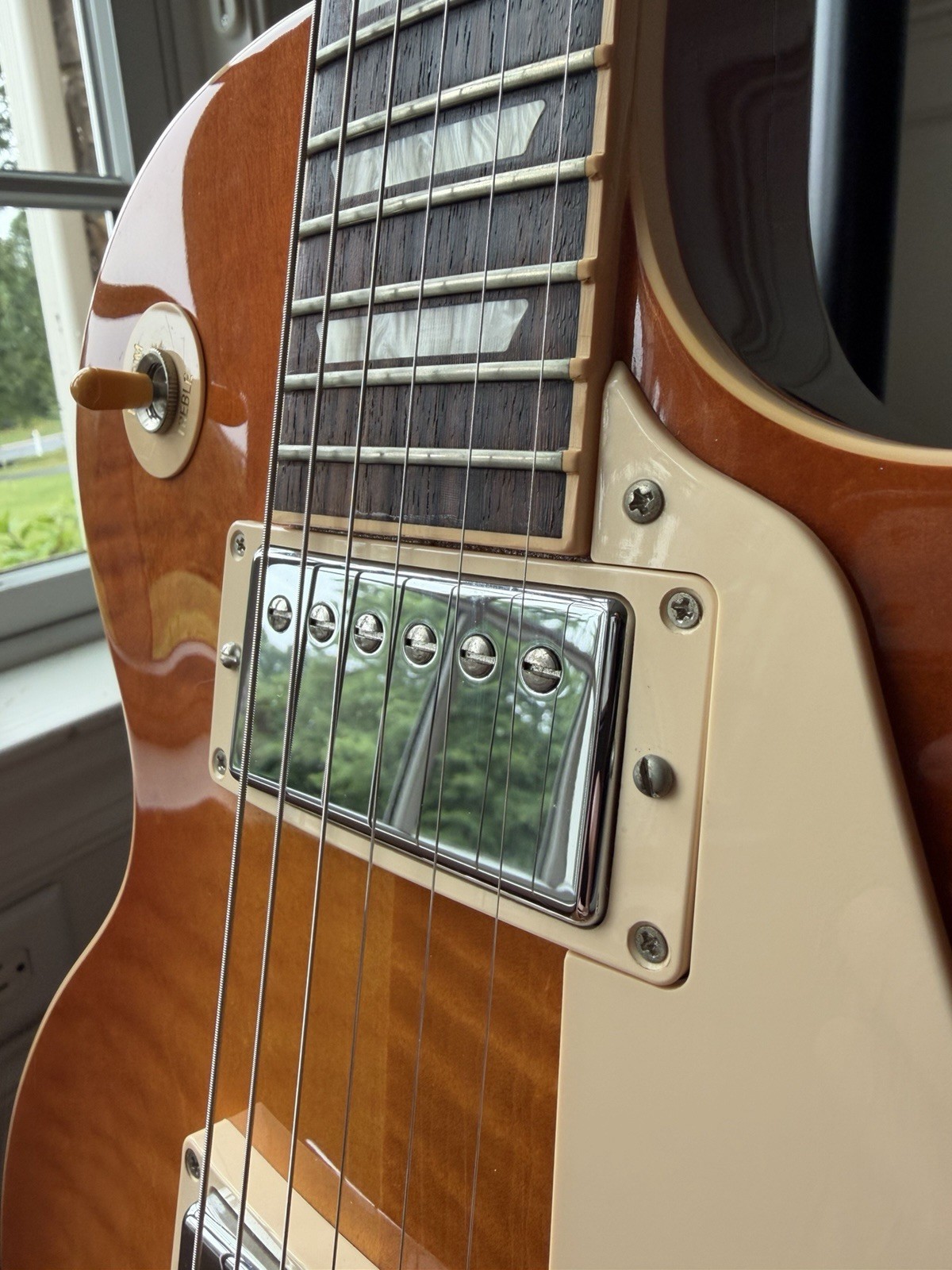 2013 Gibson Les Paul Traditional Plus AA Flame Top – Light Burst