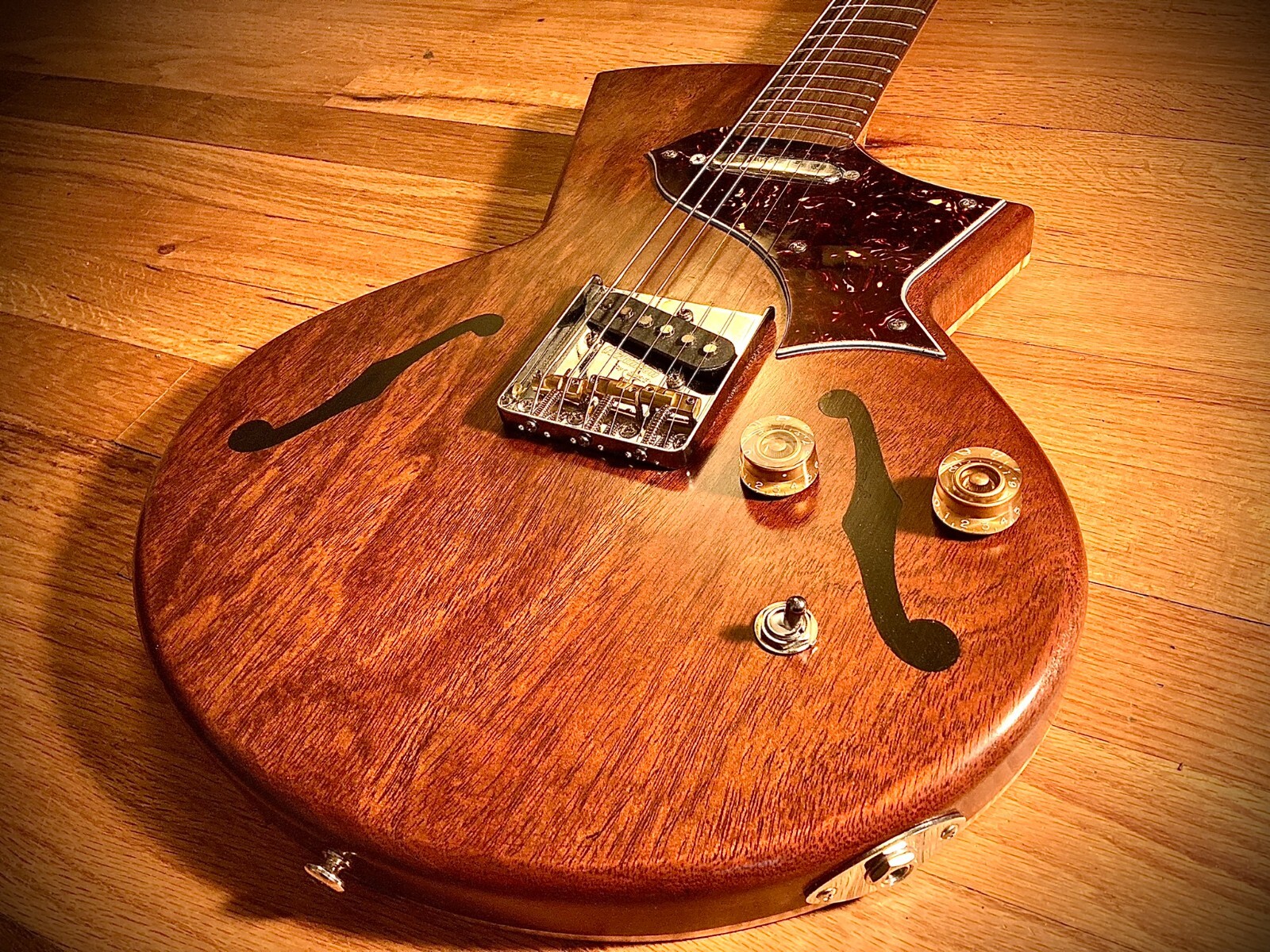 Custom Electric Guitar by luthier Colin Warling.  Mahogany, Maple, T-style