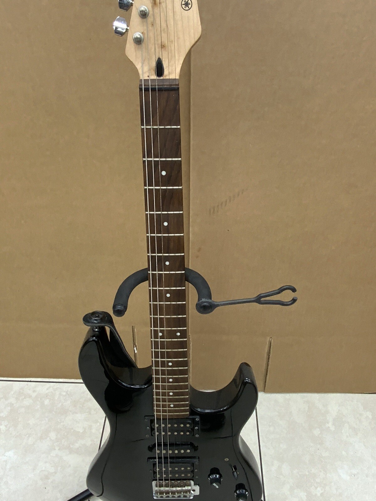 Yamaha RGS-121 Electric Guitar BLACK