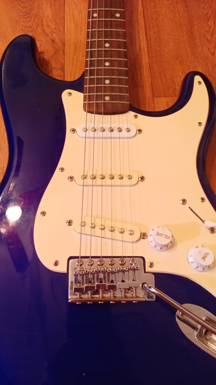Squier Affinity Series Stratocaster Electric Guitar – Purple / Blue color
