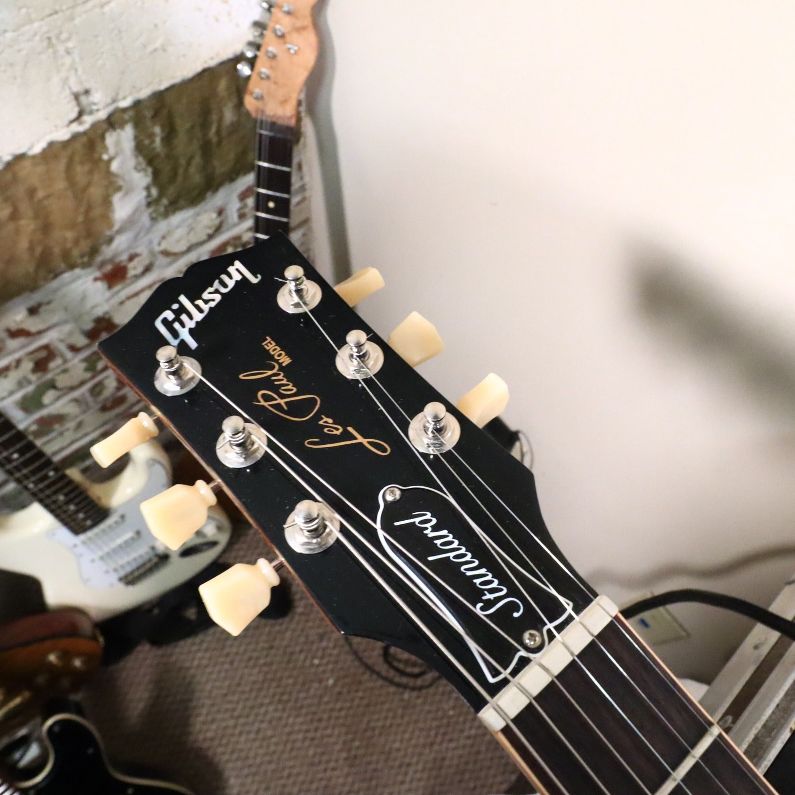 2019 Gibson Les Paul Standard Goldtop Electric Guitar