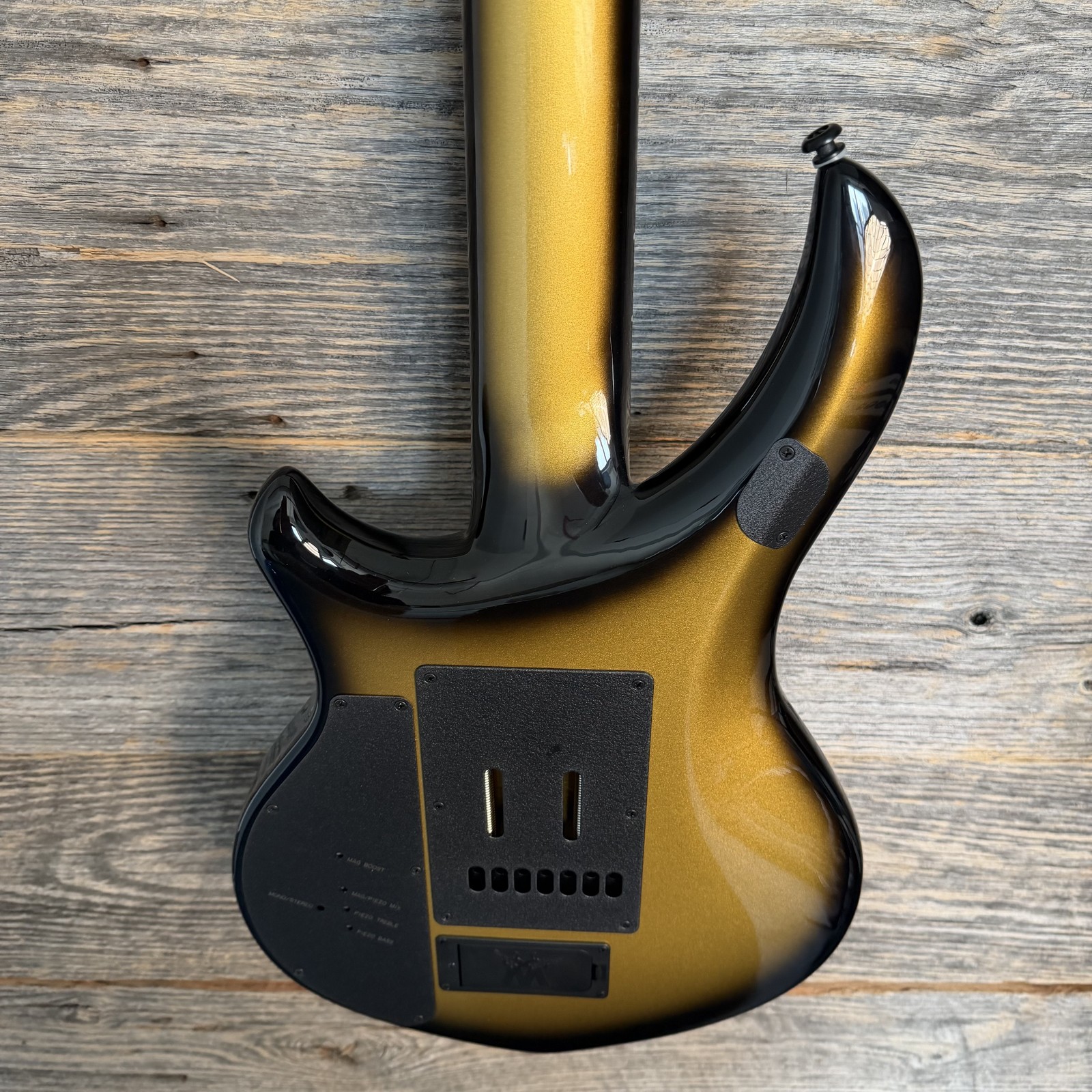 Ernie Ball Music Man Majesty 7 7-String Electric Guitar – Gold Eclipse