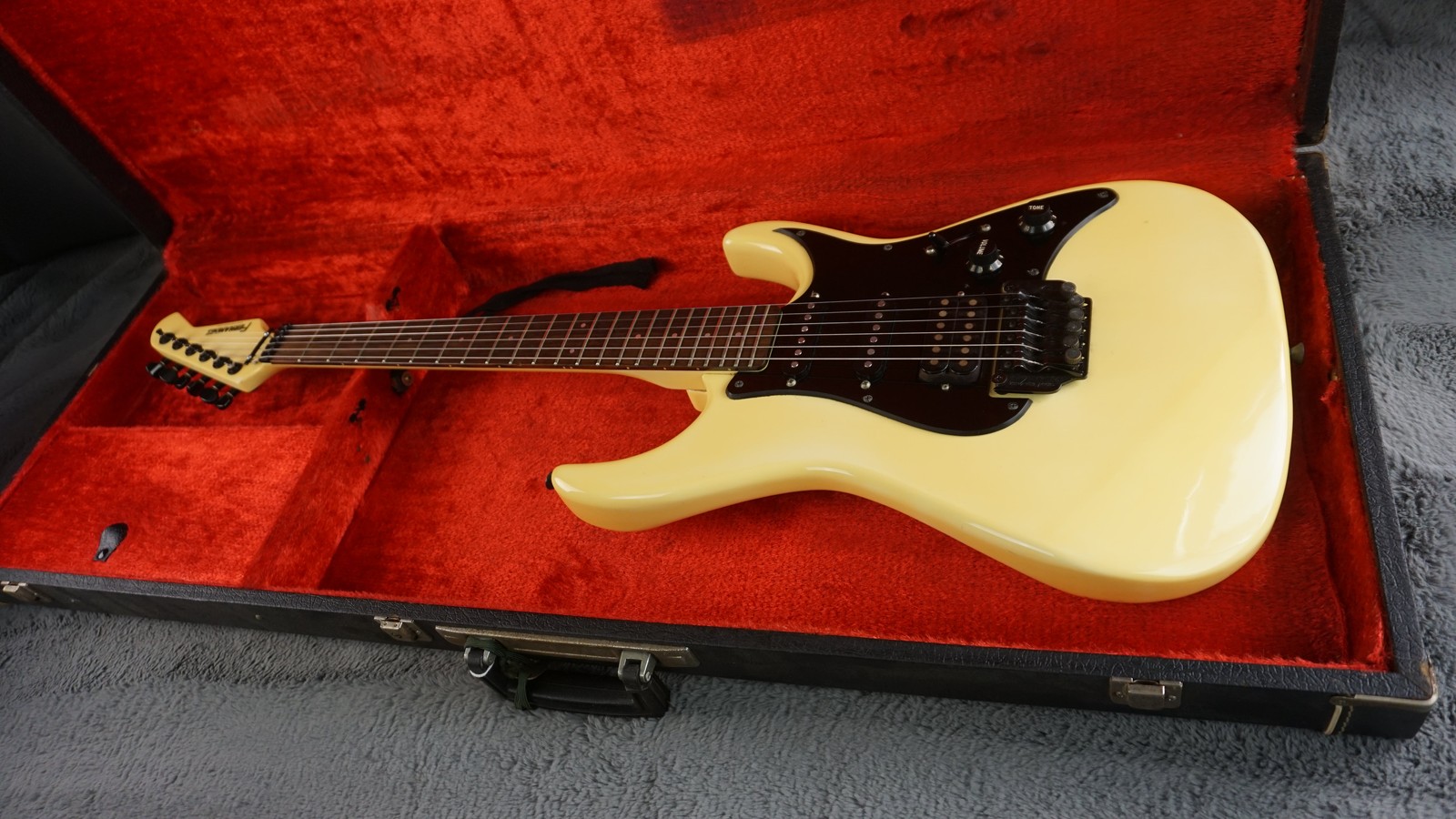 Fernandes HSS Electric Guitar – Vintage White – Japan w/ Hard Case