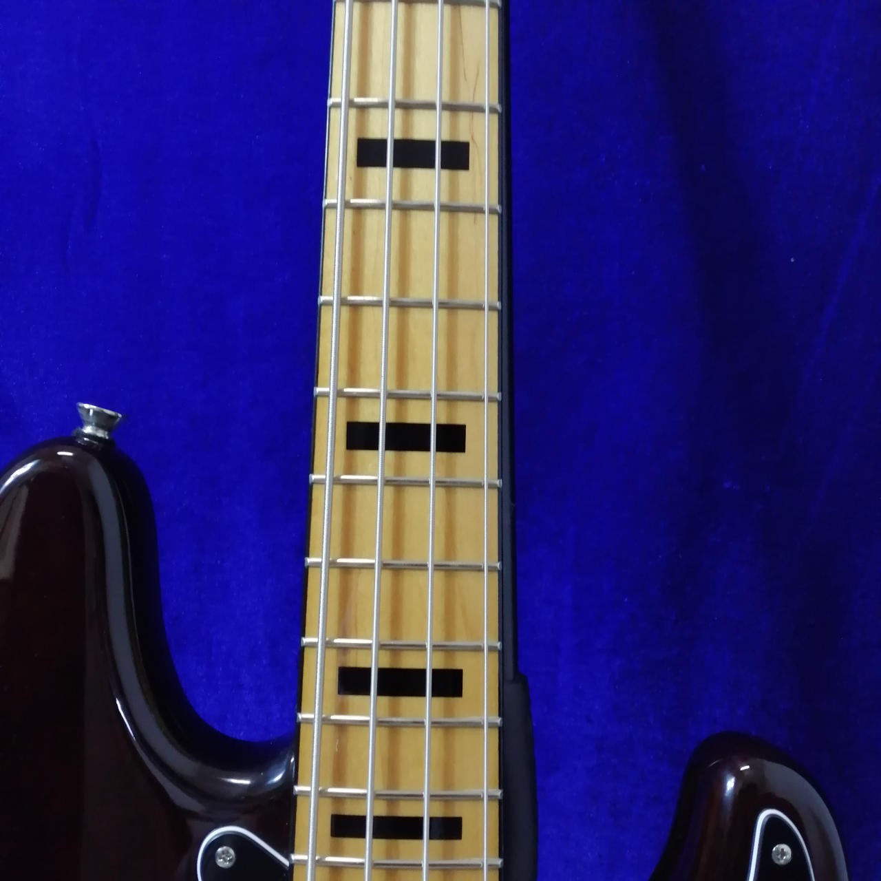 [SQUIER] Classic Vibe 70s PB Walnat Used Nato body Maple fingerboard w/Soft case